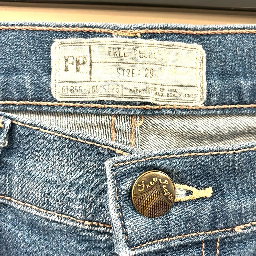 Free People Cottage Core Straight Leg Blue Jeans size 29, 98% Cotton/2% Spandex - Picture 7 of 13